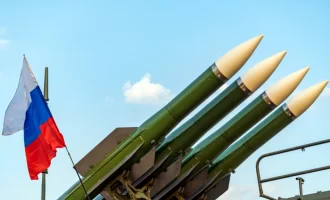 Ο Πούτιν σφυροκοπά με πυραύλους κρουζ την Ουκρανία – Ο Ζελένσκι ζητεί επειγόντως όπλα