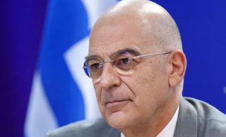 Δημοσκόπηση: Ο Δένδιας μακράν ο δημοφιλέστερος υπουργός – Το «κομματικό» προφίλ των αναποφάσιστων