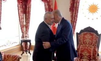 Ο Ερντογάν συναντήθηκε με τον ηγέτη της τρομοκρατικής Χαμάς στην Κωνσταντινούπολη