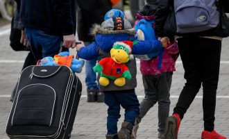 Περίπου 4,2 εκατομμύρια Ουκρανοί έχουν βρει καταφύγιο στην Ε.Ε.