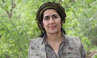 Κούρδισσα καπετάνισσα εξιστορεί την ένοπλη αντίσταση των Κούρδων ανταρτών στην Τουρκία