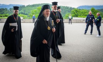 Οικ. Πατριάρχης Βαρθολομαίος: Ντροπή να μένει κανείς σιωπηλός μπροστά στον πόλεμο