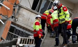 Κωνσταντινούπολη: Ένας νεκρός και οκτώ τραυματίες από κατάρρευση τριώροφου κτηρίου