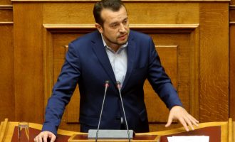 Νίκος Παππάς: «Ασεβής, δειλός, ενοχικός» ο Μητσοτάκης