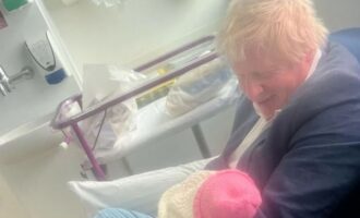 Ο Μπόρις Τζόνσον πατέρας για ένατη φορά – Καλωσόρισε την κόρη του, Πόπι Ελάιζα Τζοζεφίν