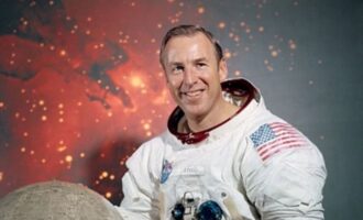 ΗΠΑ-NASA: Πέθανε σε ηλικία 97 ετών ο Αμερικανός αστροναύτης Τζιμ Λόβελ, o κυβερνήτης της αποστολής Απόλλων 13