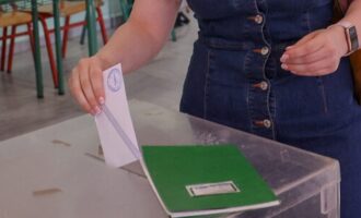 Δημοσκόπηση ΣΚΑΪ: Στο 24% η ΝΔ – 20% θετικοί για Τσίπρα -«Διχασμός» για τον Άγνωστο Στρατιώτη