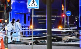 Σουηδία: Λεωφορείο έπεσε σε στάση στη Στοκχόλμη – Αναφορές για πολλούς νεκρούς και τραυματίες