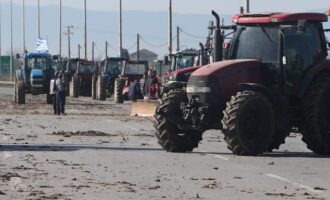 Ανυποχώρητοι οι αγρότες: Κλιμακώνουν τις κινητοποιήσεις, ενισχύουν τα μπλόκα