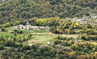 DW: Το Πάπιγκο έχει διχαστεί με αφορμή την κατασκευή κατοικιών εφοπλιστή – Καταγγελίες για απειλές