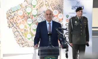 Ο Νίκος Δένδιας παρέδωσε ΕΤΟΙΜΑ ΔΙΑΜΕΡΙΣΜΑΤΑ σε στρατιωτικές οικογένειες