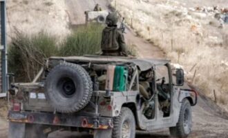 Ισραηλινά στρατιωτικά οχήματα και άρματα μάχης στην Κουνέιτρα