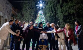 Φωταγώγηση χριστουγεννιάτικου δέντρου και εγκαίνια του παζαριού στη Μονή Αγίου Γεωργίου στην Αλ-Χαντρ