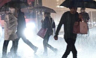 Σαρώνει η κακοκαιρία Byron: «Ήχησε» το 112 στην Αττική