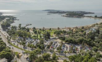 Ακτή Βουλιαγμένης: Ποιες εταιρείες κατέθεσαν δεσμευτικές προσφορές για τη μίσθωση της