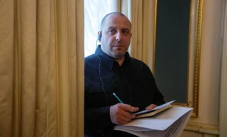 Μυστικές συναντήσεις μεταξύ  FBI και Ουκρανού διαπραγματευτή ανησυχούν την Ευρώπη