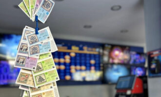 Πρωτοχρονιάτικο Λαχείο: Εγγυημένα 5.000.000 ευρώ στην τυχερή πεντάδα – Στις 31 Δεκεμβρίου η μεγάλη κλήρωση