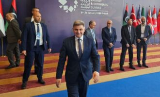 Ο Νικόλας Φαραντούρης στη Λιβύη διαμήνυσε στον Ντμπεϊμπά: Το ανυπόστατο και παράνομο «”τουρκο-λιβυκό μνημόνιο” για τις θαλάσσιες ζώνες, είναι ένα αγκάθι που δηλητηριάζει τις σχέσεις και εμποδίζει επενδύσεις και συνεργασίες»