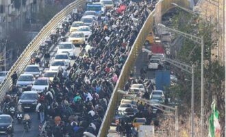 Οι διαδηλώσεις στο Ιράν προκάλεσαν νέα προειδοποίηση Τραμπ