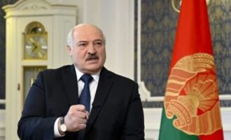 Ο τύραννος της Λευκορωσίας Λουκασένκο στο «Συμβούλιο Ειρήνης» του Τραμπ