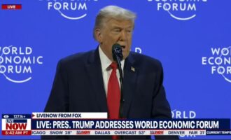 Τραμπ: Θα βοηθήσω για ειρήνη στην Ουκρανία και το μόνο που ζητώ είναι ένα «κομμάτι πάγου» (Γροιλανδία)