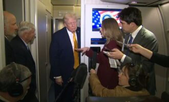 Τραμπ: Οι ΗΠΑ θα πλήξουν «πολύ σκληρά» το Ιράν αν συνεχιστούν οι δολοφονίες διαδηλωτών