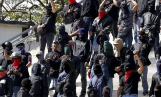 Βενεζουέλα: Μπαράζ συλλήψεων 14 δημοσιογράφων καθώς η κυβέρνηση καταστέλλει κάθε στήριξη στην ανατροπή του Μαδούρο