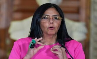 Τραμπ: Η Ντέλσι Ροντρίγκεζ, αντιπρόεδρος της Βενεζουέλας, ορκίστηκε πρόεδρος