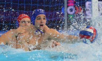 Θρίαμβος για την Εθνική πόλο 15-13 την Ιταλία και … φουλ για μετάλλιο στο Ευρωπαϊκό