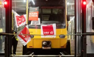 Γερμανία: Γενναίες αυξήσεις σε δημοσίους υπαλλήλους και εξίσωση μισθών σε Ανατολική και Δυτική Γερμανία