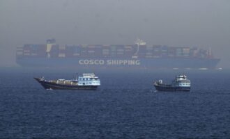 Οι Φρουροί της Επανάστασης κλείνουν τα Στενά του Ορμούζ – «Φωτιά» στις τιμές του πετρελαίου