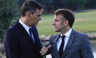 Η ΕΕ απολύτως αλληλέγγυα με την Ισπανία – Επικοινωνία Μακρόν-Σάντσεθ