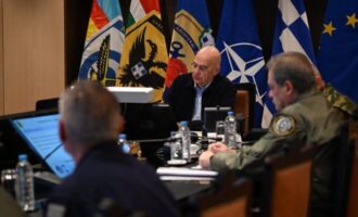 Έκτακτη σύσκεψη στο ΥΠΕΘΑ υπό τον Νίκο Δένδια για τον πόλεμο στη Μέση Ανατολή