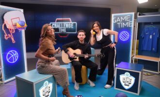 Η Χρύσπα κάνει show στο Allwyn Game Time με μπαγλαμά και νότες