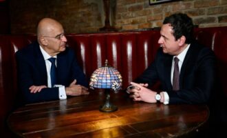 Ο Νίκος Δένδιας στο Κοσσυφοπέδιο – Πρόγευμα με τον Άλμπιν Κούρτι στην Πρίστινα