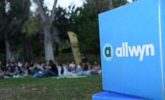 Μια ξεχωριστή βραδιά θερινού σινεμά στο Πάρκο Ελευθερίας από το this is Athens City Festival και την Allwyn (βίντεο)