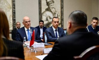 Από την Αλβανία ο Χειμαρριώτης Νίκος Δένδιας τούς έκανε σαφές ότι η Ελληνική Εθνική Μειονότητα αποτελεί γέφυρα φιλίας