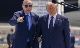 Ντάνα Λέβι: Ο Τραμπ αρνήθηκε να προσκυνήσει τον τάφο του Κεμάλ Ατατούρκ