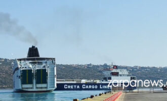 Κρήτη: Σύγκρουση επιβατικού πλοίου της ΑΝΕΚ με φορτηγό πλοίο στο λιμάνι της Σούδας (βίντεο)