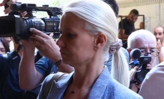 Η Ιωάννα Γάκα έλεγε σε ασθενή ότι θα την αδυνατίσει με κβαντική ιατρική