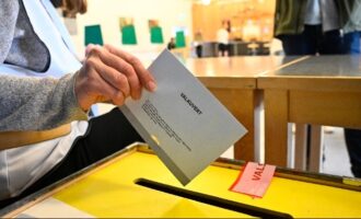 Σουηδία: Κρίσιμη εκλογική μάχη  – Για πρώτη φορά η Ακροδεξιά διεκδικεί θέση στην κυβέρνηση