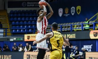 Super Cup: Στον τελικό  ο Ολυμπιακός 93-80 την ΑΕΚ